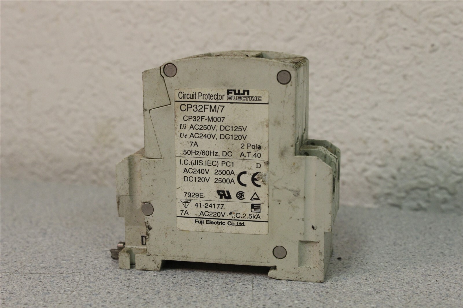 Fuji CP32FM 7A Circuit Protector *FREE SHIPPING*