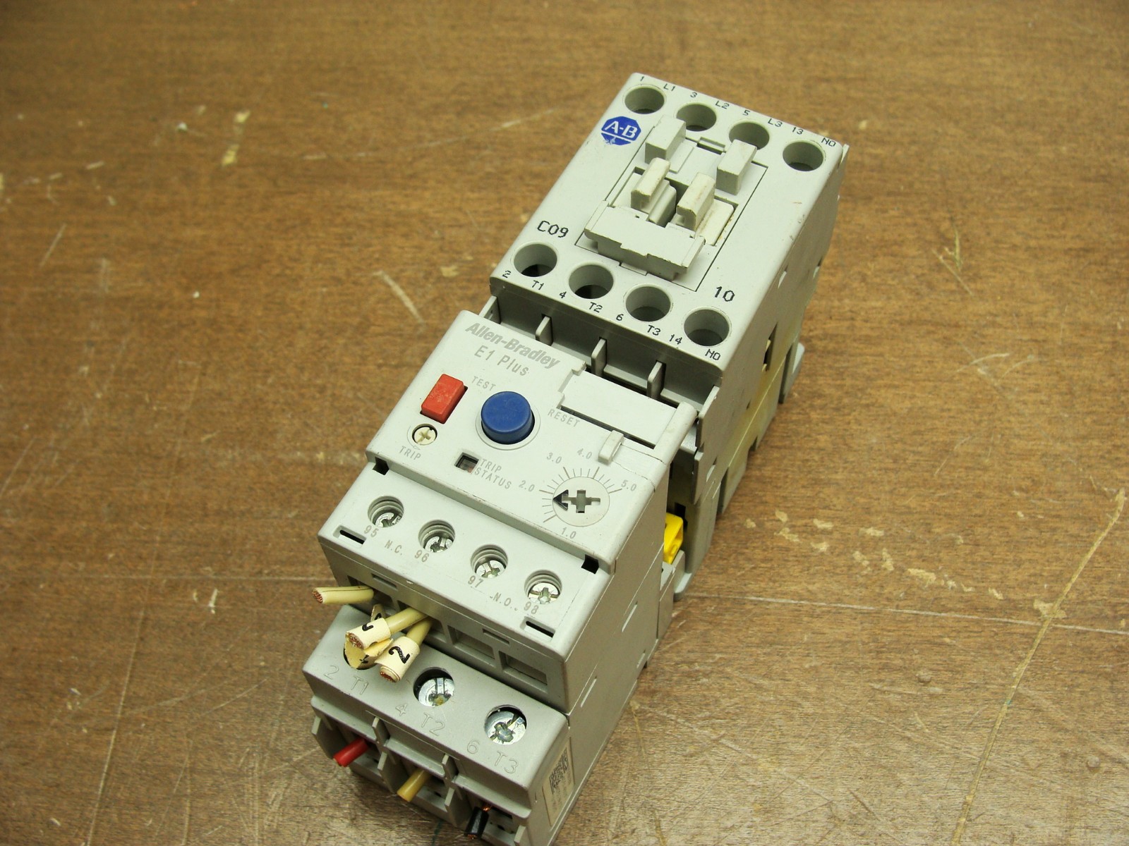 ALLEN BRADLEY 100-C09*10 SER A CONTACTOR W/193-ED1CB SER B OVERLOAD RELAY