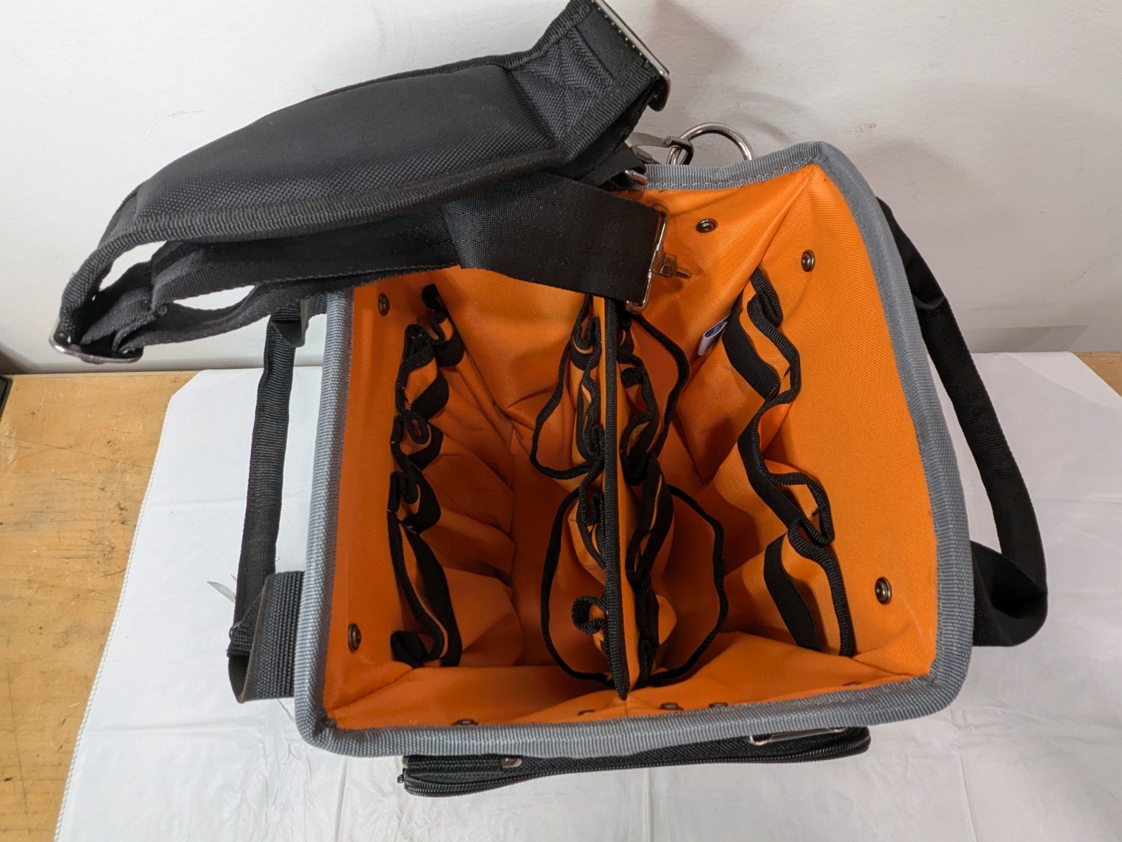 Klein Tools Tool Bag 40 Pocket 10-1/4″ Wide X 10″ Deep, 12-1/4″ High 5541610-14