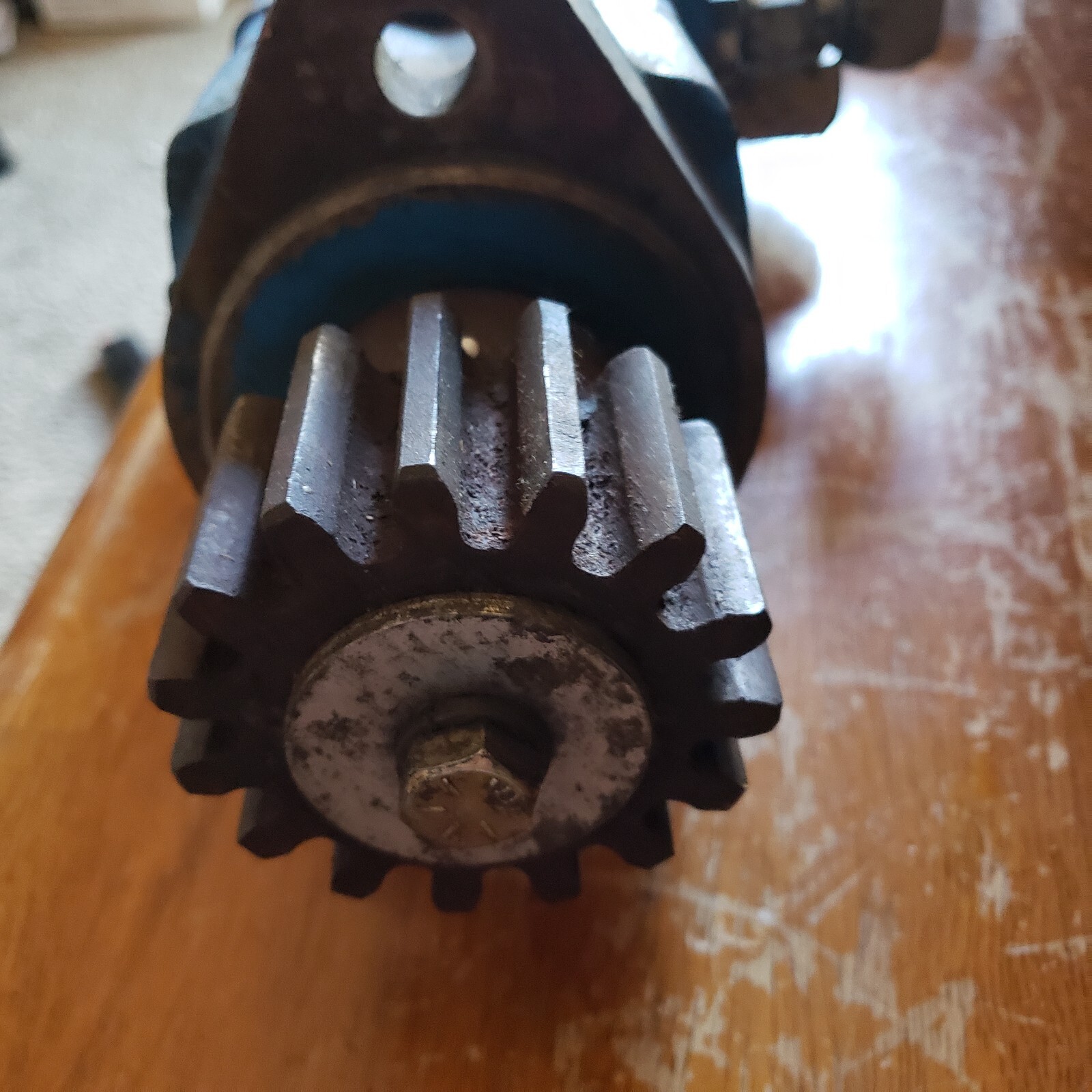 OEM Eaton Char-Lynn Hydraulic Motor w/ gear # 104-1025-006 Series 2000