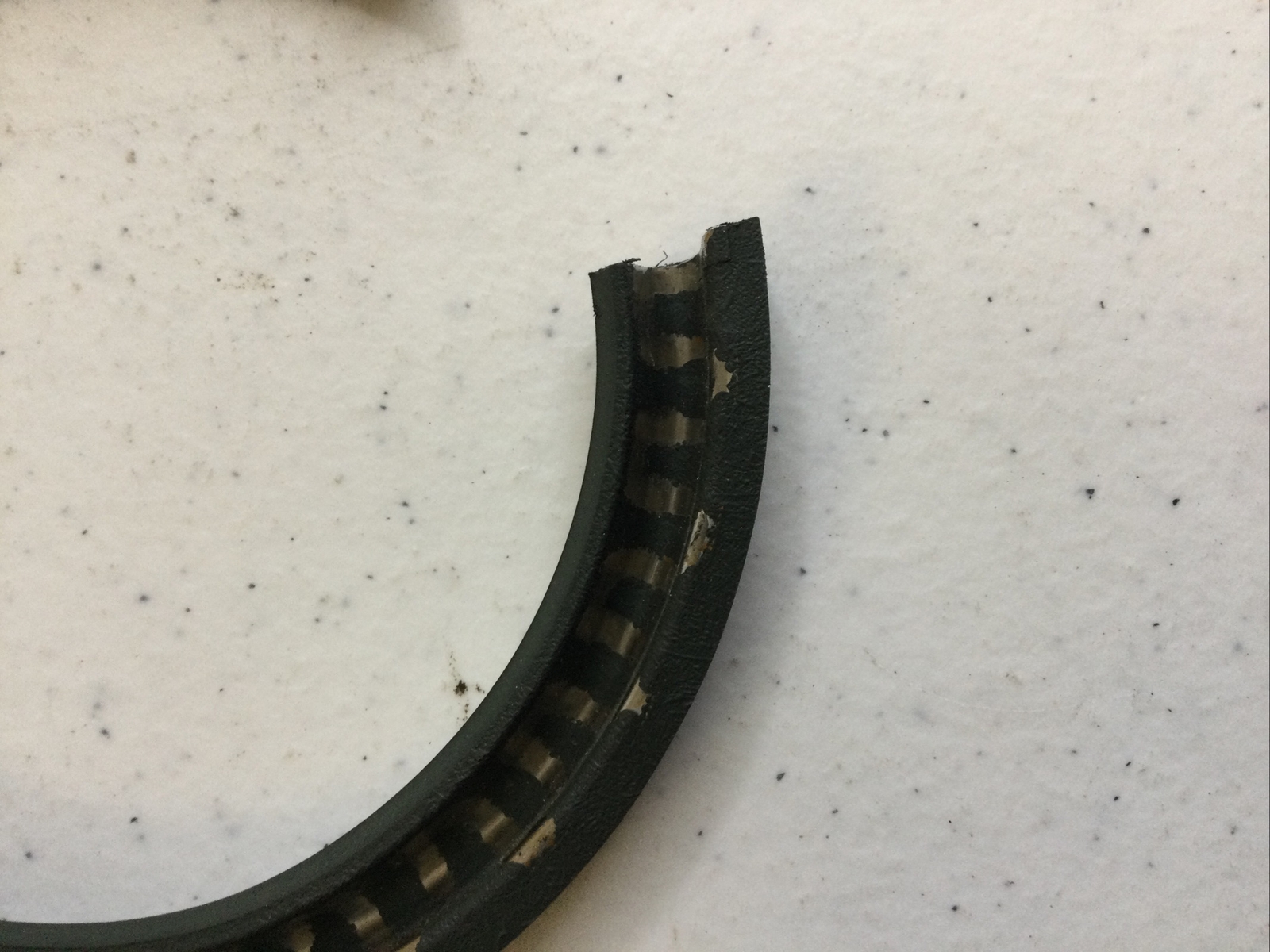 NEW GARLOCK-KLOZURE 25006-2118 DYNAMIC OIL SEAL, 23X2118, FREE SHIPPING