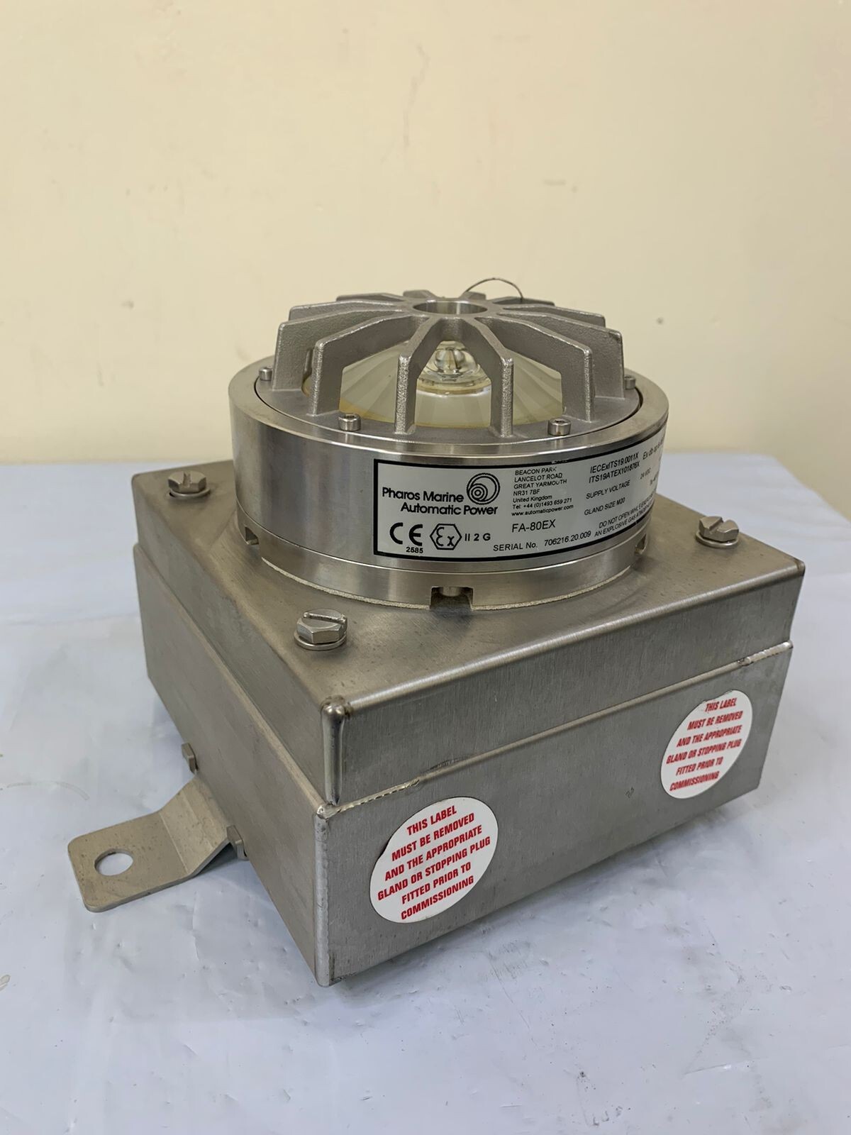 Pharos Marine Automatic Power / Helideck Perimeter Light / FA-80EX