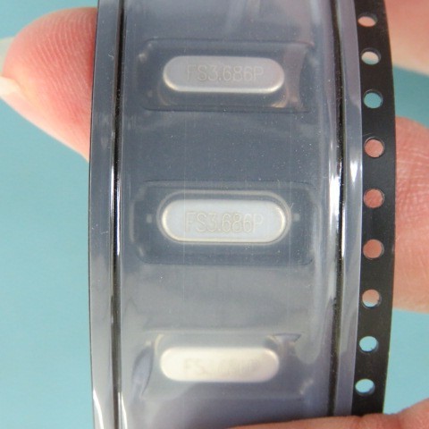 FOX_ELEC FOXSDLF/0368-20/TR Qty of 200 per Lot CRYSTAL,3.6864MHZ,20PF,SMD,LEAD