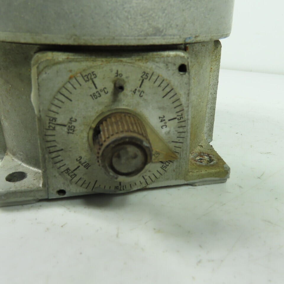 UE United Electric 7439 Temperature Switch125/250VAC 25-¦-325-¦F