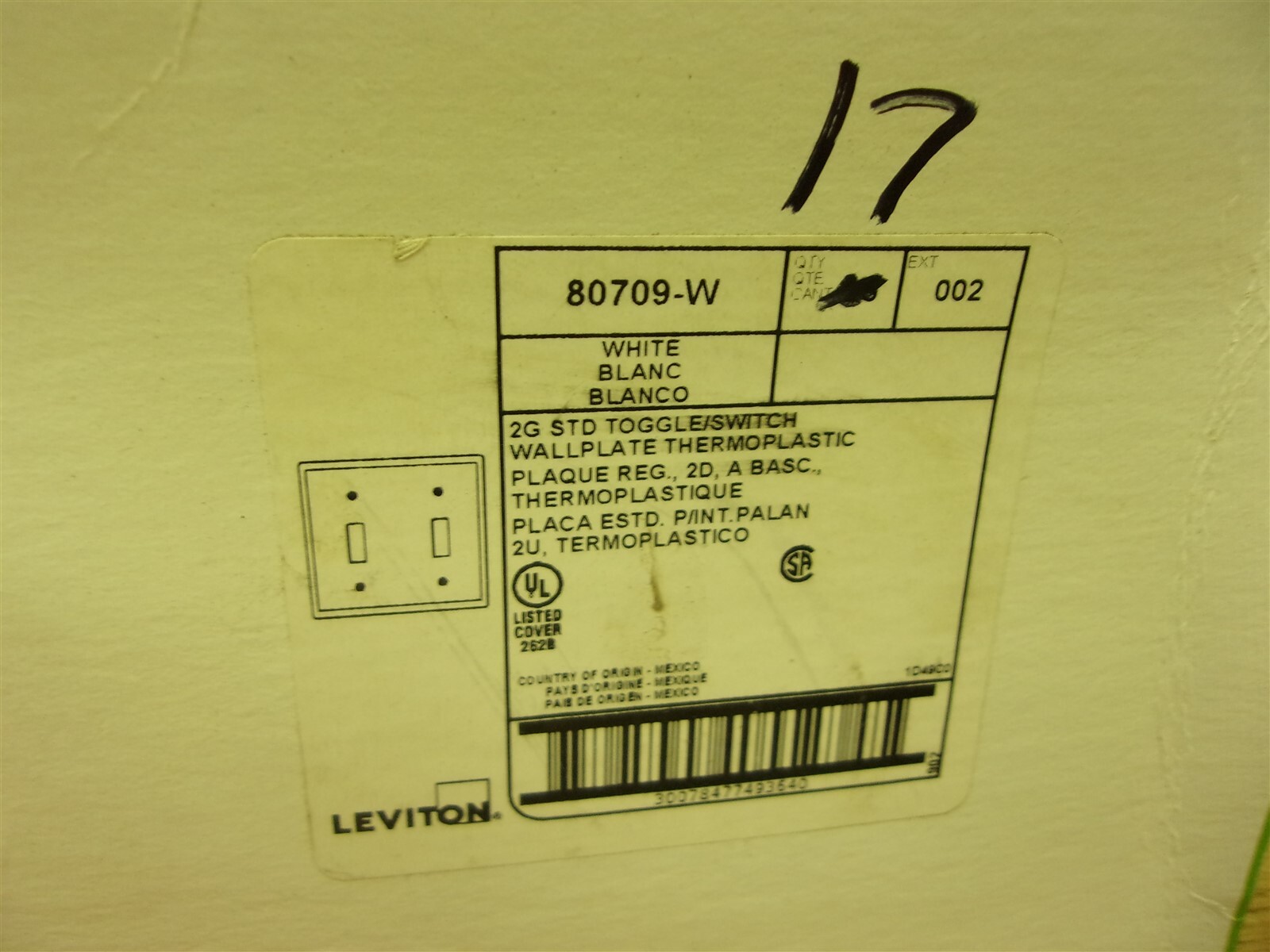 NEW Leviton 80708-W White Wallplates Toggle/Switch Box of 17