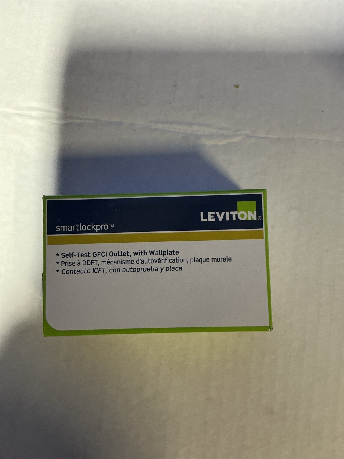 Leviton 20A 125V SmartlockPro Slim Self-Test GFCI Receptacle, Hospital Grade