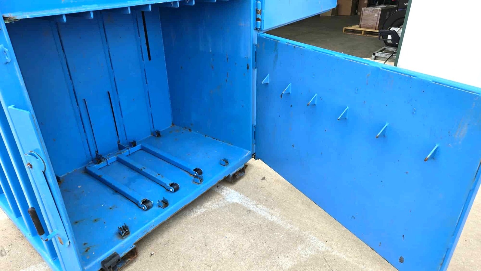 Mil-tek BP 509 Pneumatic Bale Press 50″ Cardboard Compactor 8 BAR, 661 lb Bales