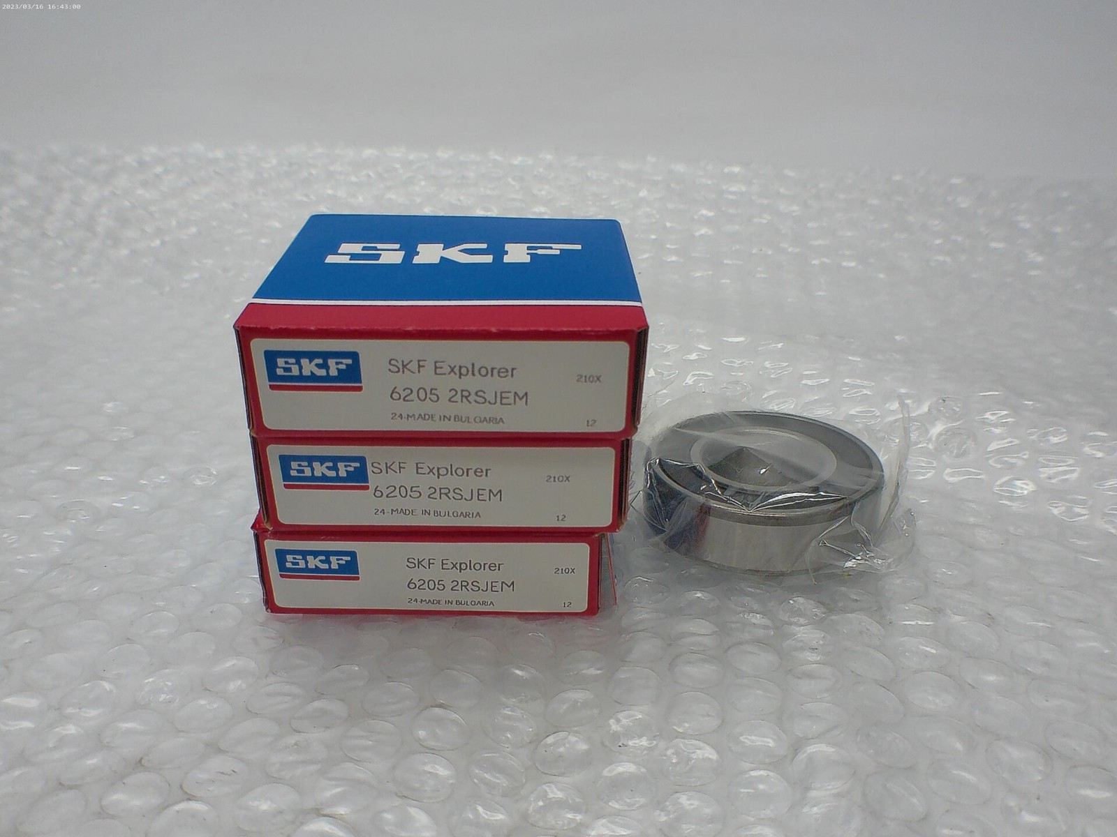 SKF EXPLORER 6205 2RSJEM BEARING LOT OF 3 NSMP