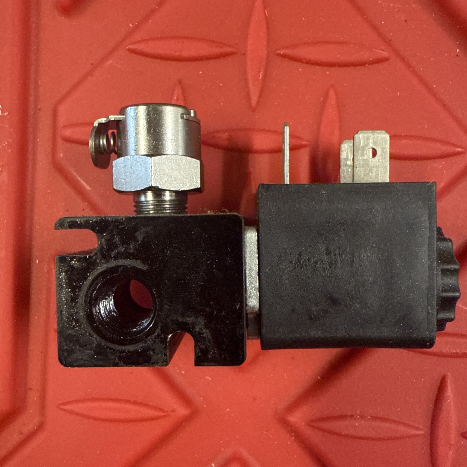 UNIST 4016-06 120VAC 150PSI NSMP
