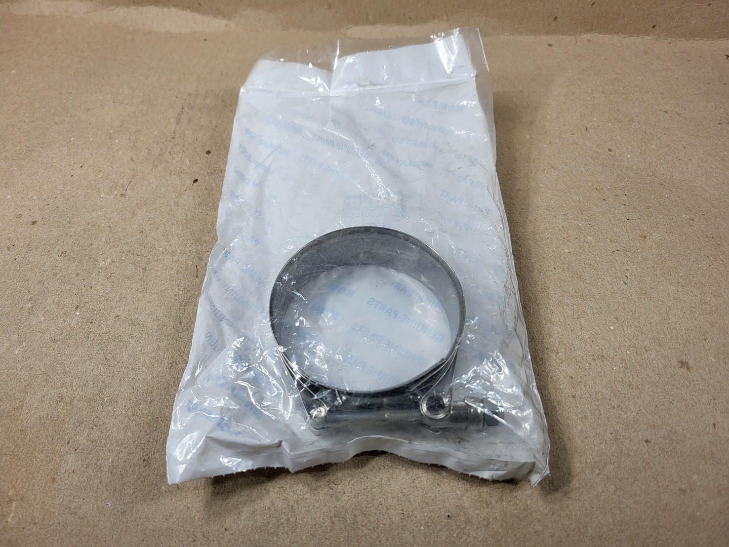 SURPLUS NEW KOMATSU WB1088 T Bolt Clamp – Heavy Machinery