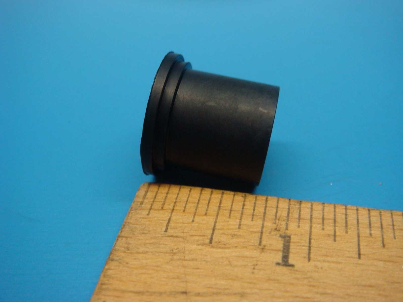 (20) CAPLUGS CEP-10 NAS837-10C MS90376-10YB 5/8″-24 BLACK CONDUCTIVE CAP NOS