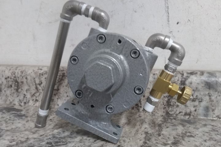 Dayton 32V127 1 HP 2,000 Max RPM 1/4 In NPT Air Inlet 36 In Shaft L Tank Mixer