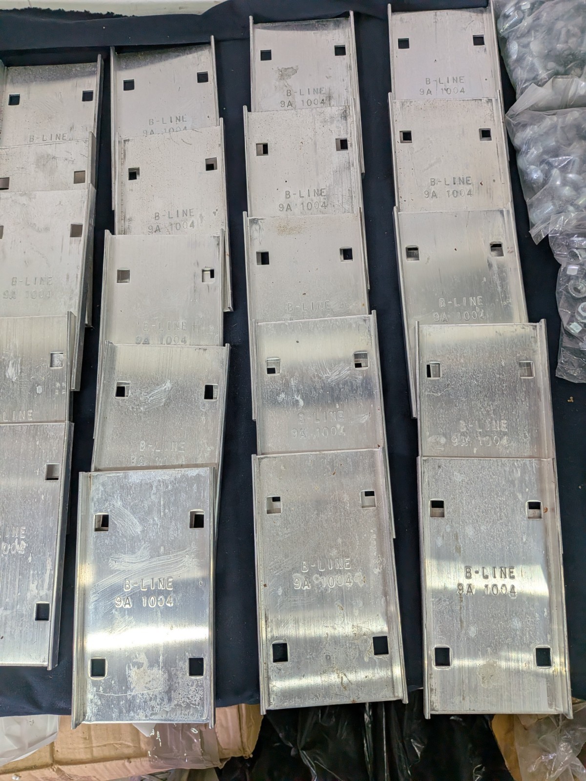Lot Of 30 B-Line 9A-1004 Wedge Lock Splice Plate w/ Hardware (New)