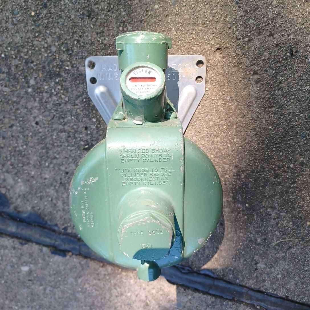 Vintage Fisher Governor Co. Gas Valve Gauge Type 965B A91 w Mounting Bracket USA