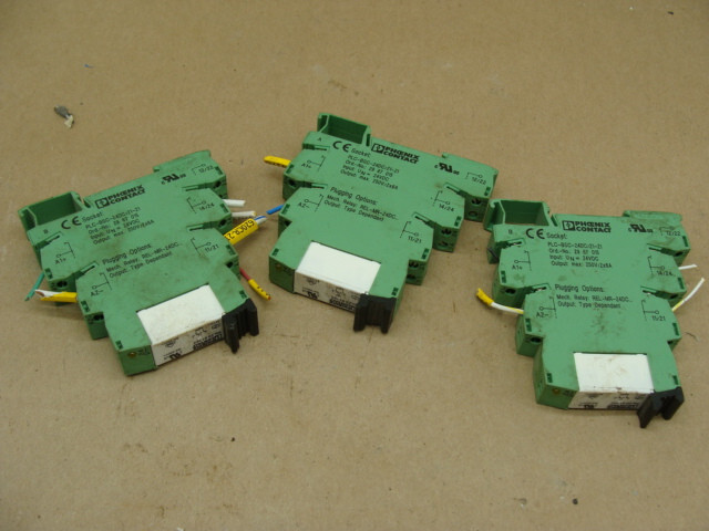 LOT OF 3 PHOENIX CONTACT SOLID STATE RELAYS 2961192 8A/250V 10A/250V W/SOCKET