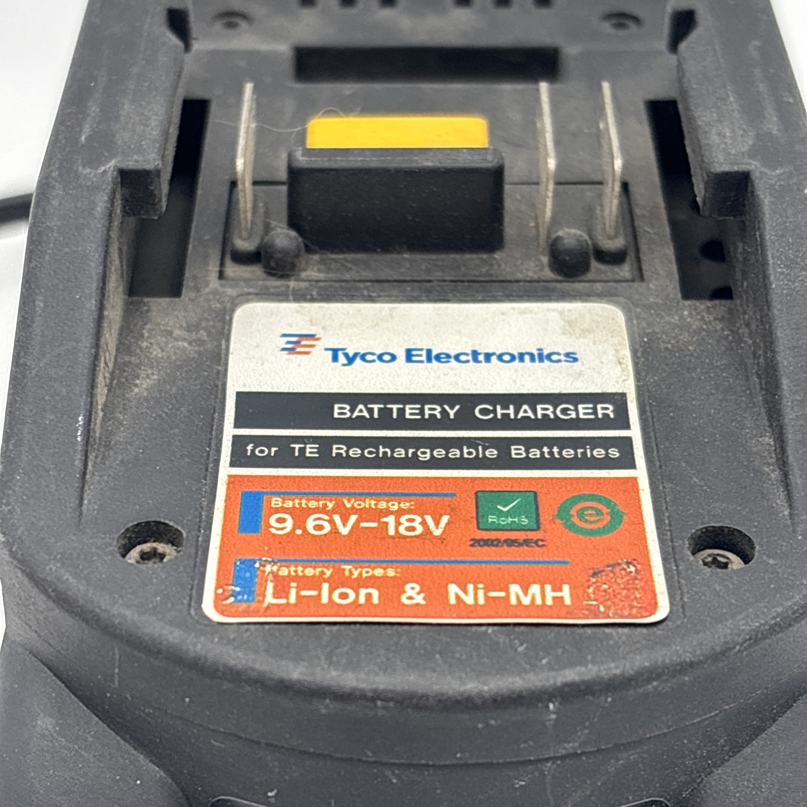 Tyco Electronics 2063870-1-C Battery Charger