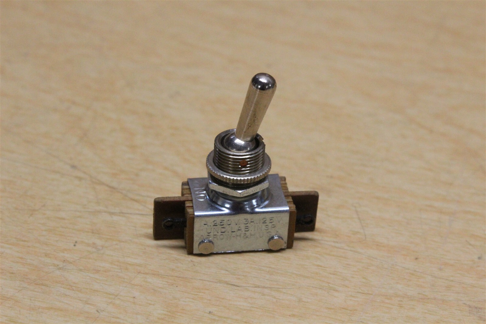 NEW Arrow Hart Toggle Switch 20902 CX *FREE SHIPPING*