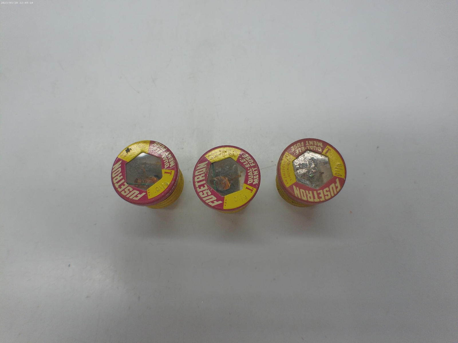 FUSETRON TYPE T 8/10AMP FUSE LOT OF 3 NSNP
