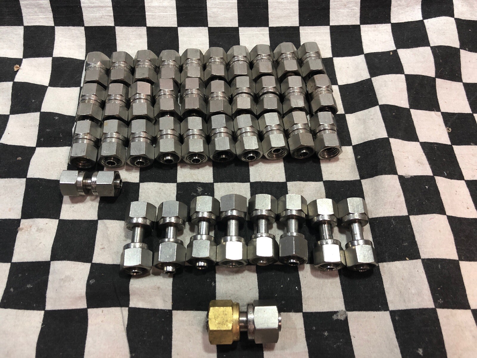 SWAGELOK Pre-Swaged Union PORT 1/4″, SS-401-PC, LOT OF 31, SHIPSAMEDAY