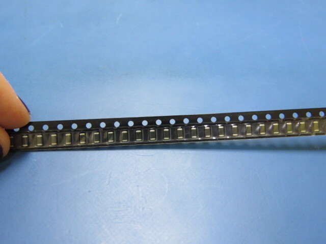 EPCOS B72520T0500K062 Qty of 100 per Lot 82V 100A Varistor 1 Circuit Surface Mo