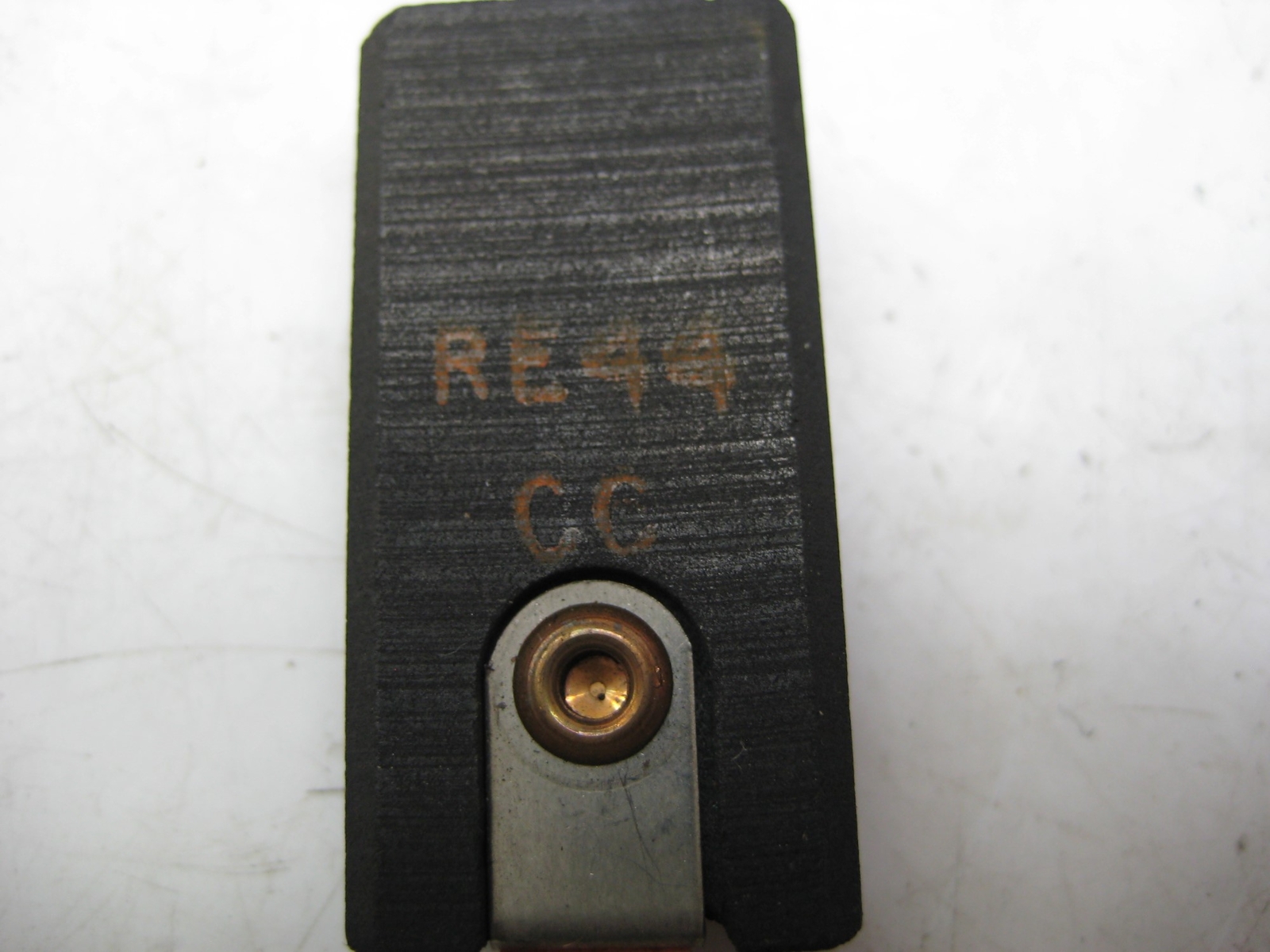 INDUSTRIAL SPARE RE44 CARBON BRUSH LOT OF 6 NSNP