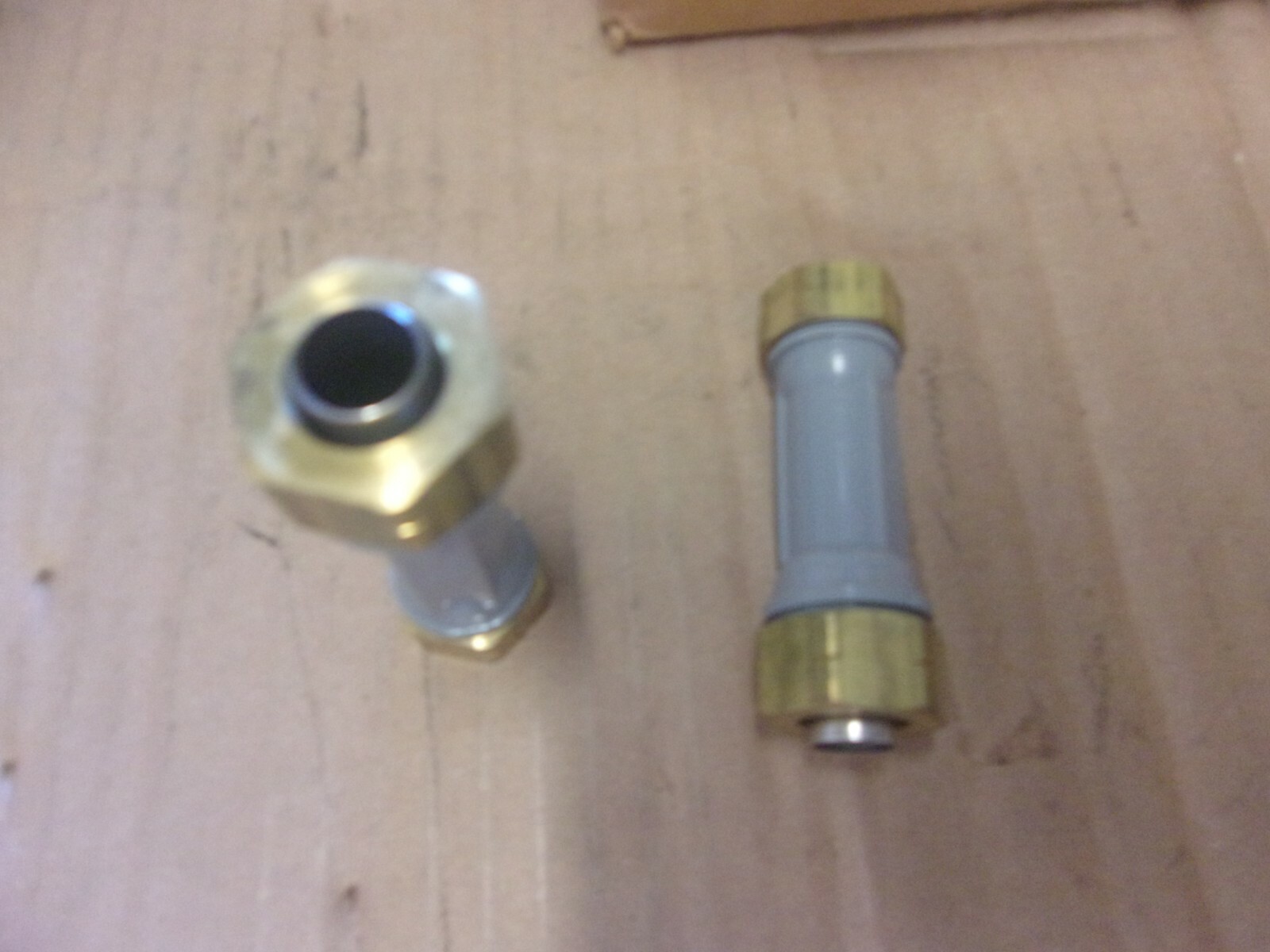 LOT OF 8 PLUMB PLUS BPC 31 COMPRESSION FITTING