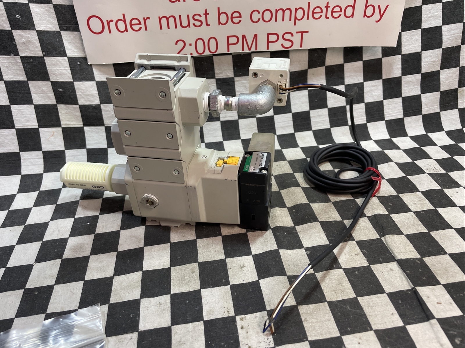 CKD V3301-10-W-LS-3, GFAG21-X0791, PPX-R10N-6M + CABLE SOLENOID, SLW-10A