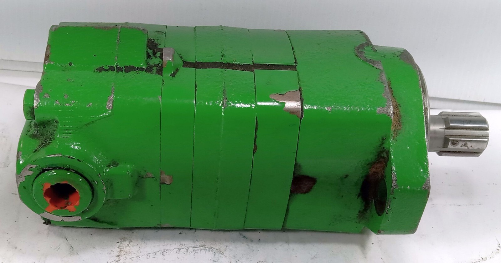 1 NEW CHAR-LYNN DANFOSS AXE43901 104-4512-006 HYDRAULIC MOTOR NNB ***MAKE OFFER*