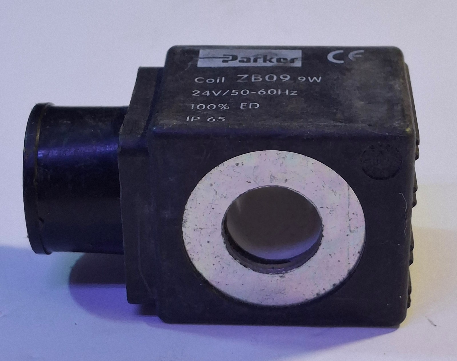 1 NEW PARKER COIL ZB09 9W 24V SOLENOID VALVE COIL NNB ***MAKE OFFER***