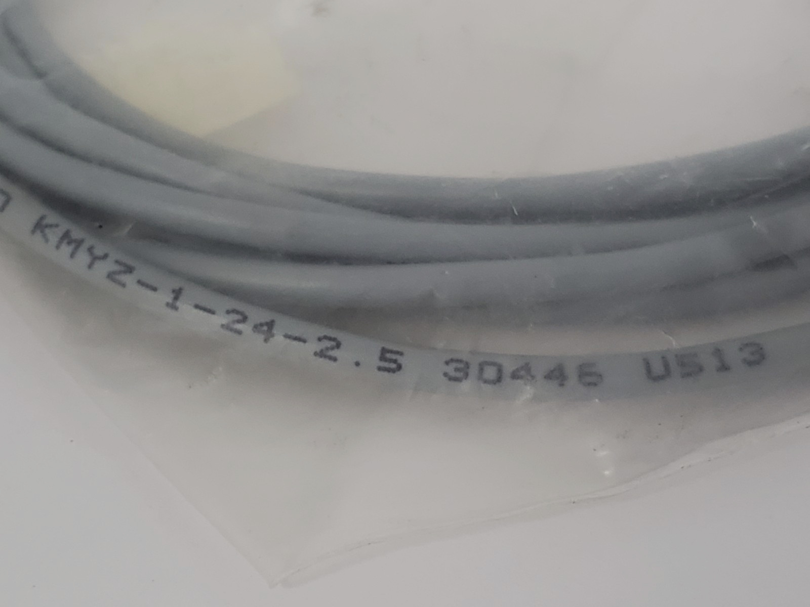 FESTO KMYZ-1-24-2.5 PLUG SOCKET W/CABLE 2 WIRE (30446 U513) NIB