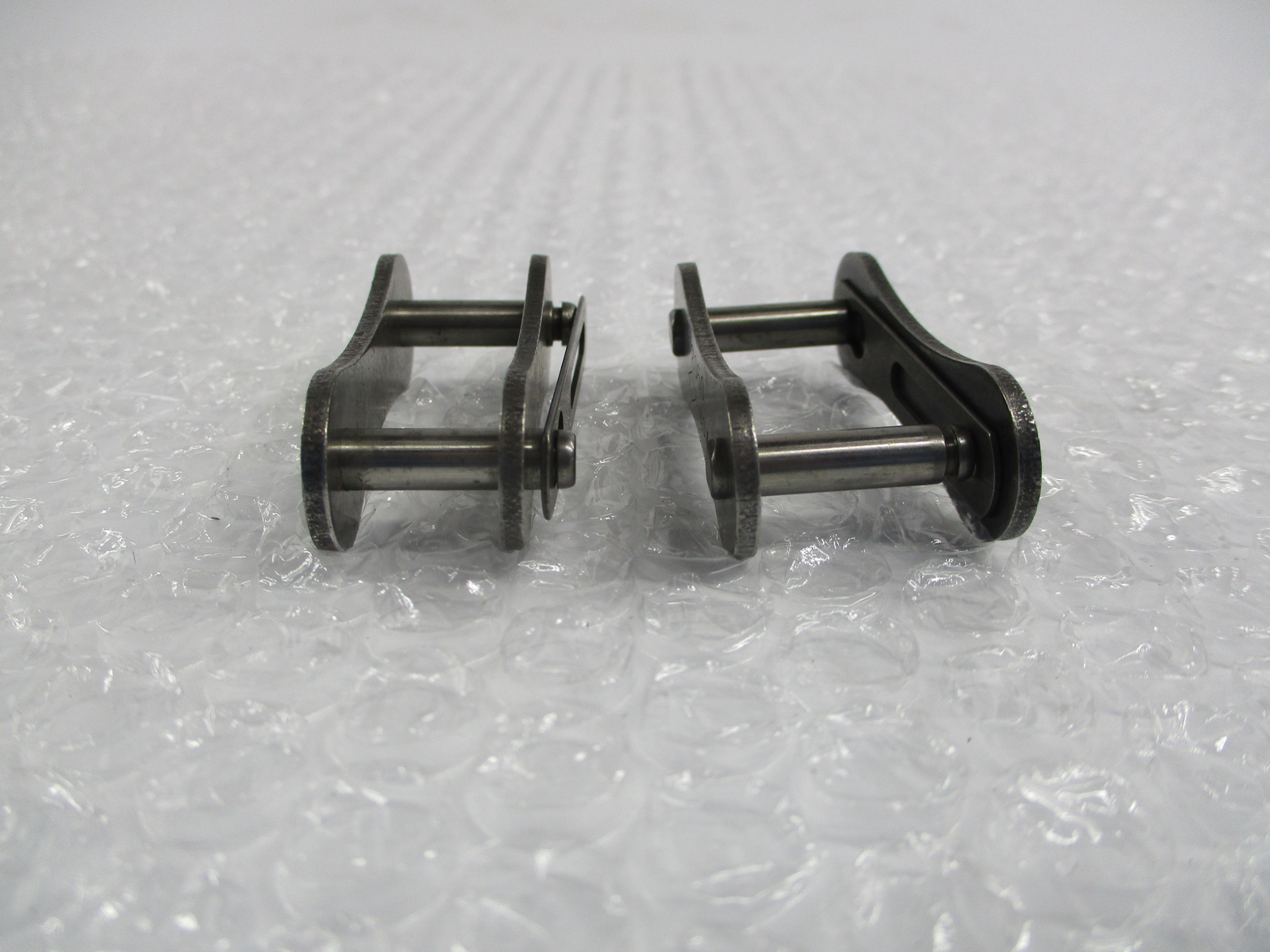 INDUSTRIAL SPARE C-4587050CL-00 2050 CONNECTING LINK LOT OF 4 NSNP