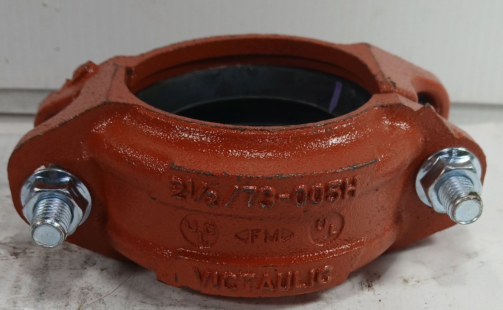1 NEW VICTAULIC 2-1/2/73-005H RIGID FIRELOCK COUPLING NNB ***MAKE OFFER***