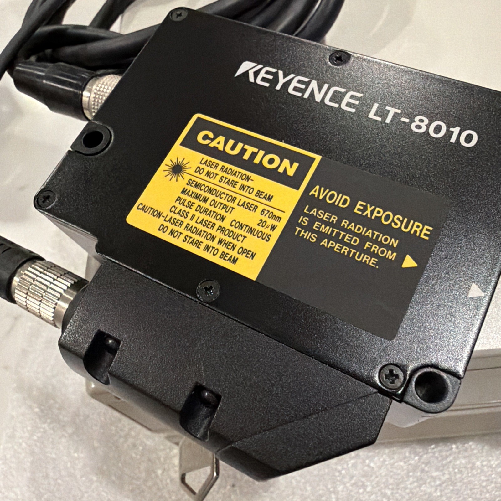 Keyence LT-8010 Laser Displacement Sensor with LT-8105 & LT-V201 + controller