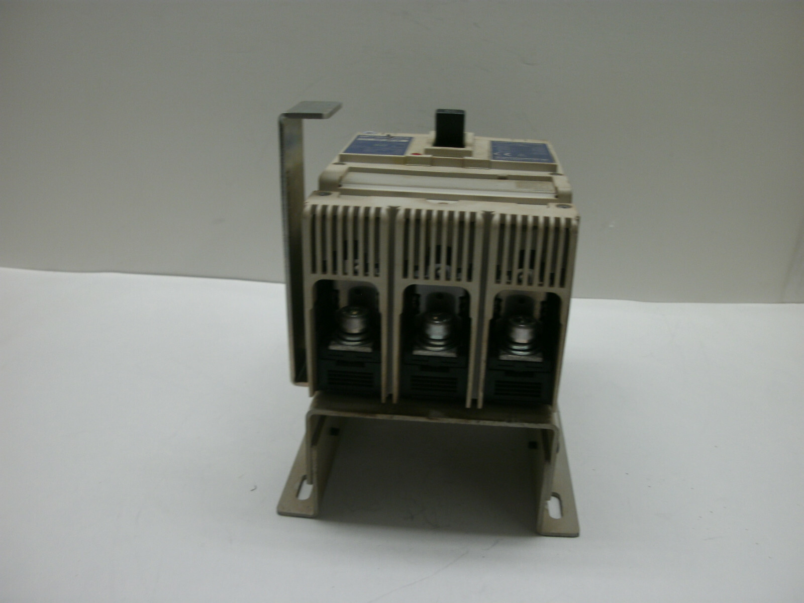 MITSUBISHI NF-SFW3 CIRCUIT BREAKER 50A 3P AC220V 600Y/347VAC