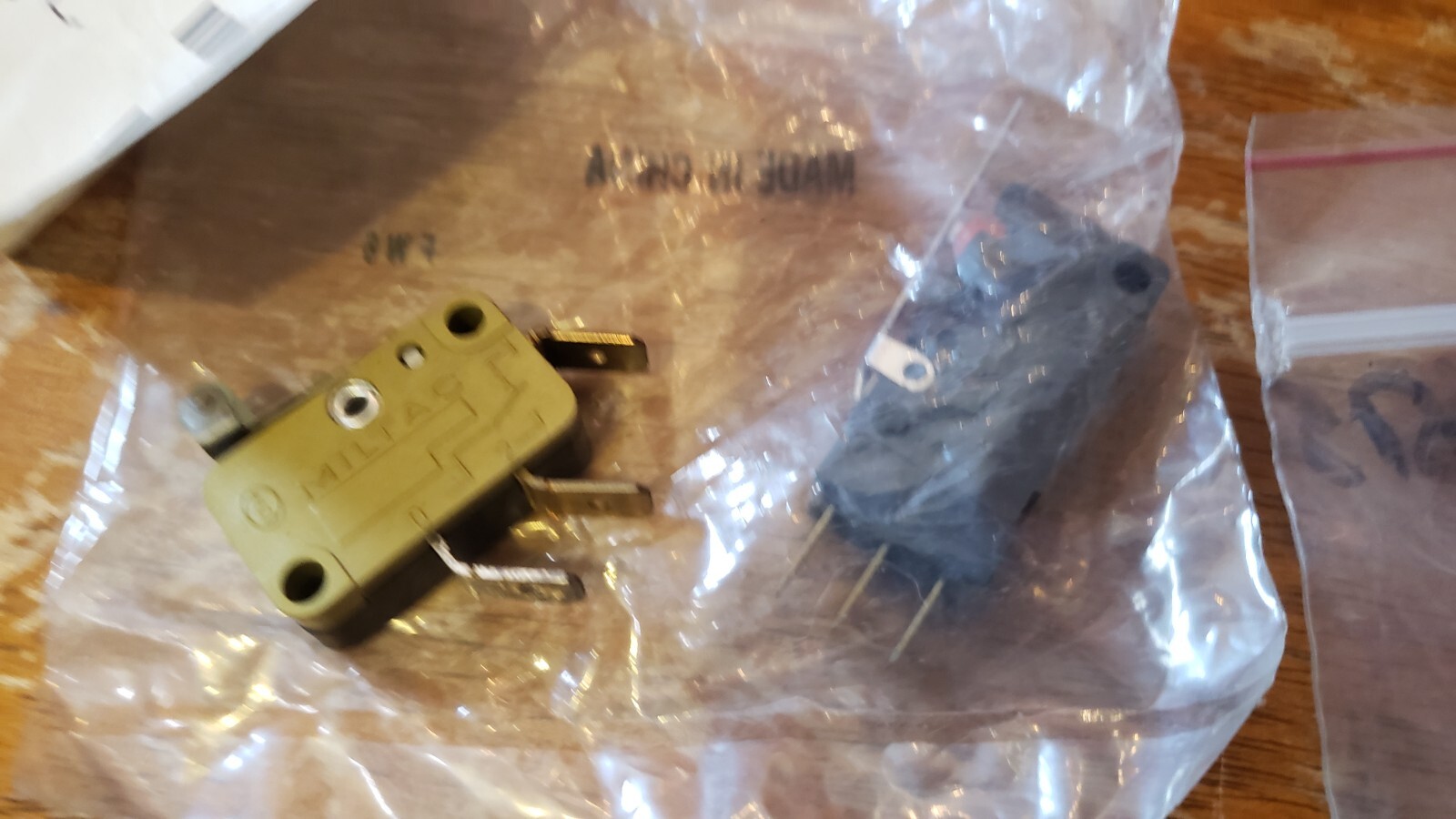 NEW LOT of 8 Vintage Switches roller Snap # BZ-2RL 2 / XFK2 V7-3S17D8 D2VW-01L1