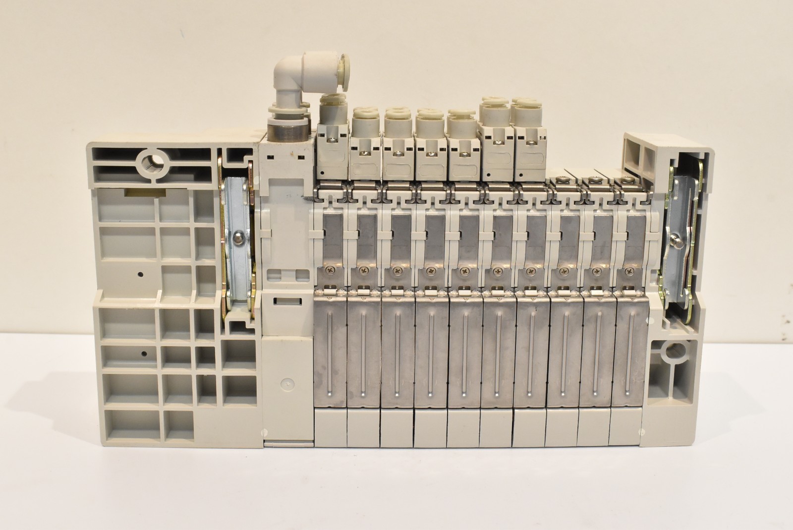 SMC manifold w/ EX140-SMJ1 and SQ1231DY-5-C4, SQ1131Y-5-C4.SSQ1000-10A-3 valves