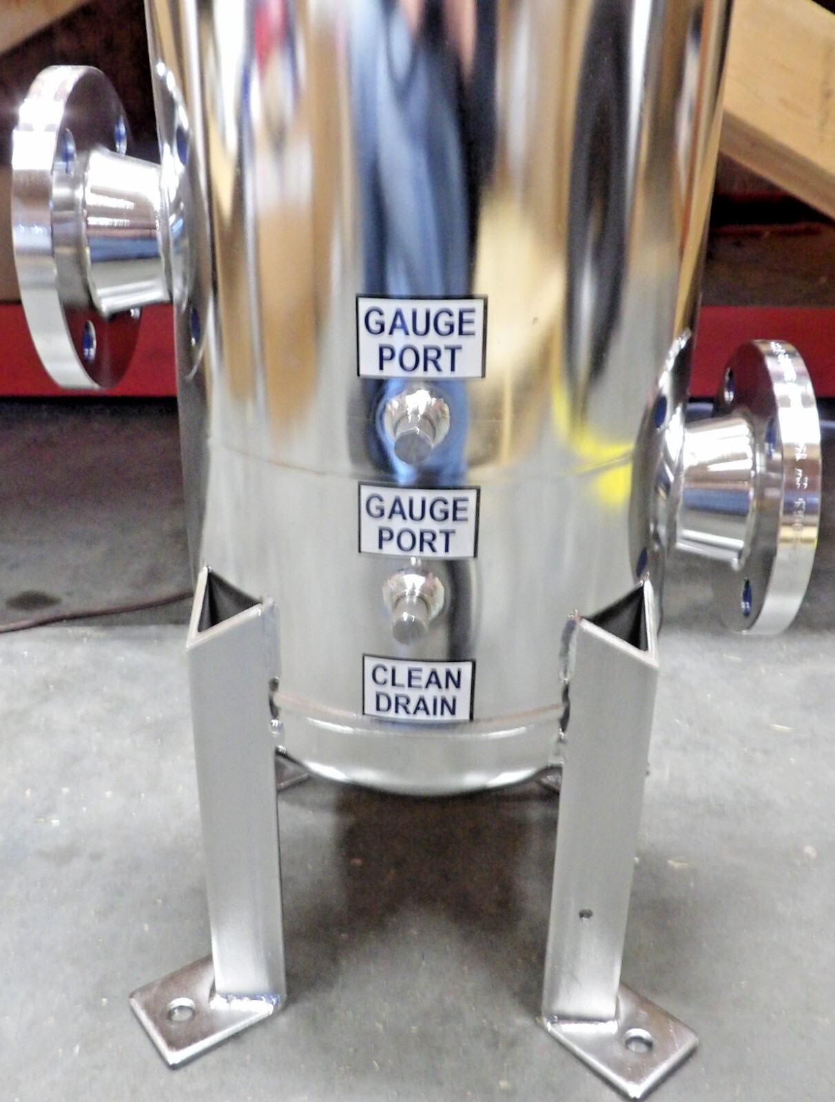 7 Round x 20″ Cartridge Filter Vessel Housing 304 SS 2″ Flange 150 PSI W2T942796