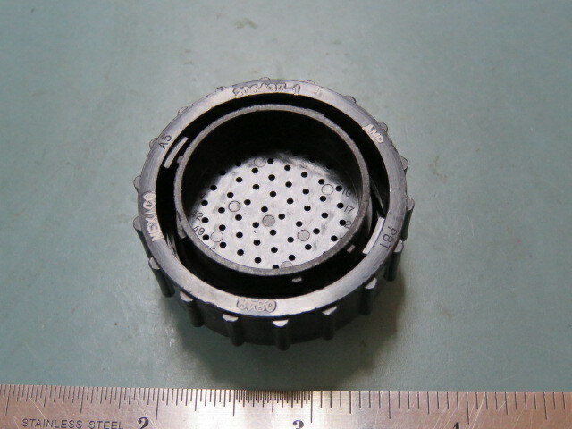 TE 206437-1 Qty of 5 per Lot 57 Position Circular Connector Plug Housing Free H