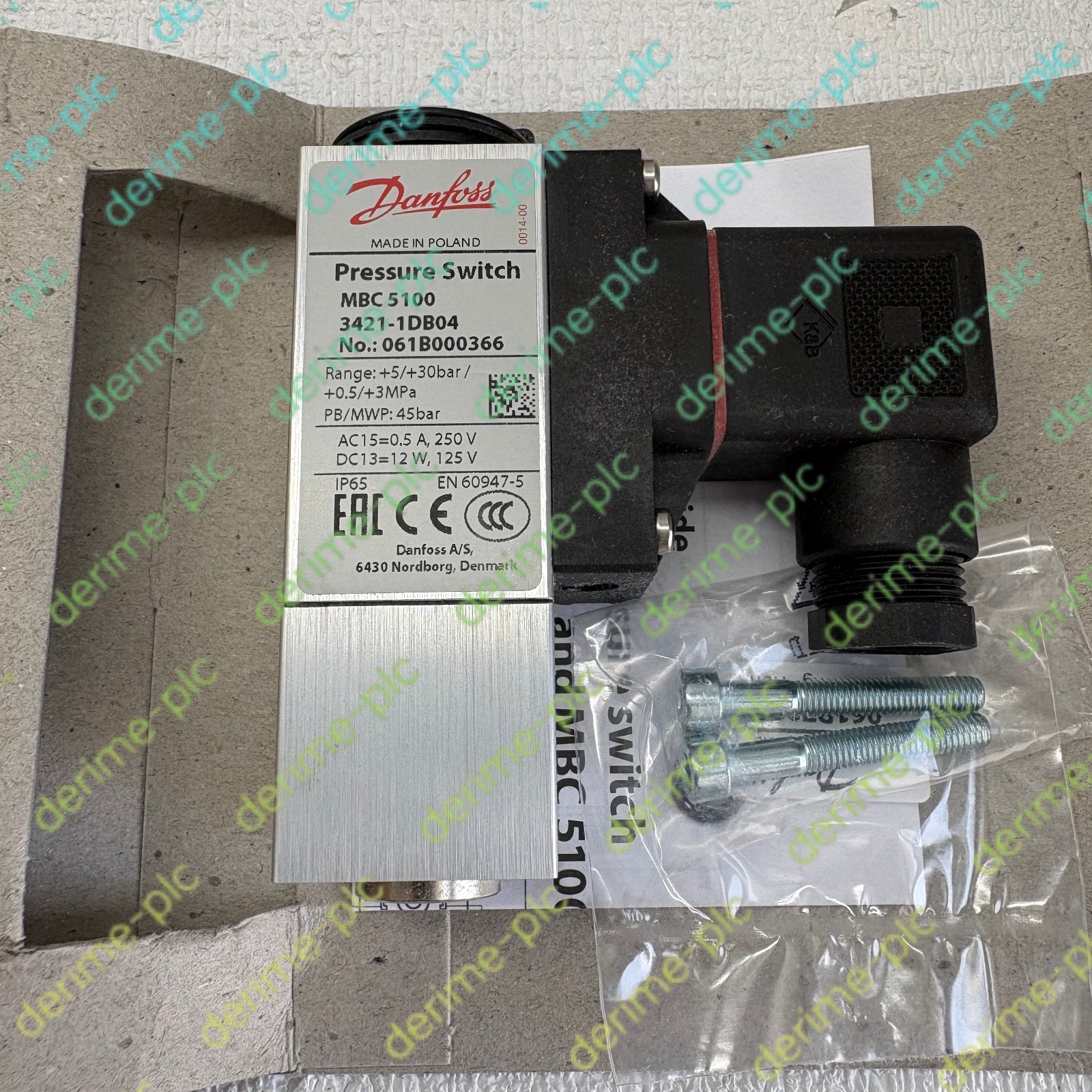 1pcs new Danfoss 061B000366 MBC5100 pressure sensor