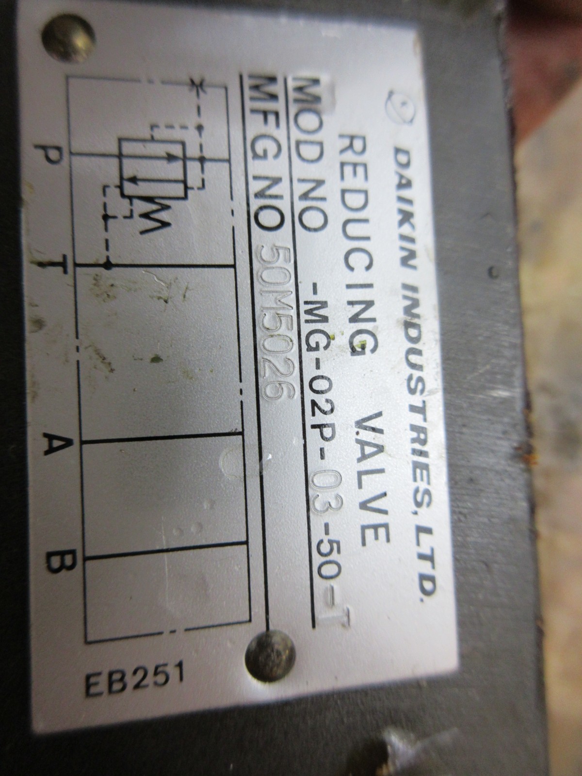 TAKISAWA TW-30 CNC LATHE DAIKIN VALVE MG-02P-03-50-T