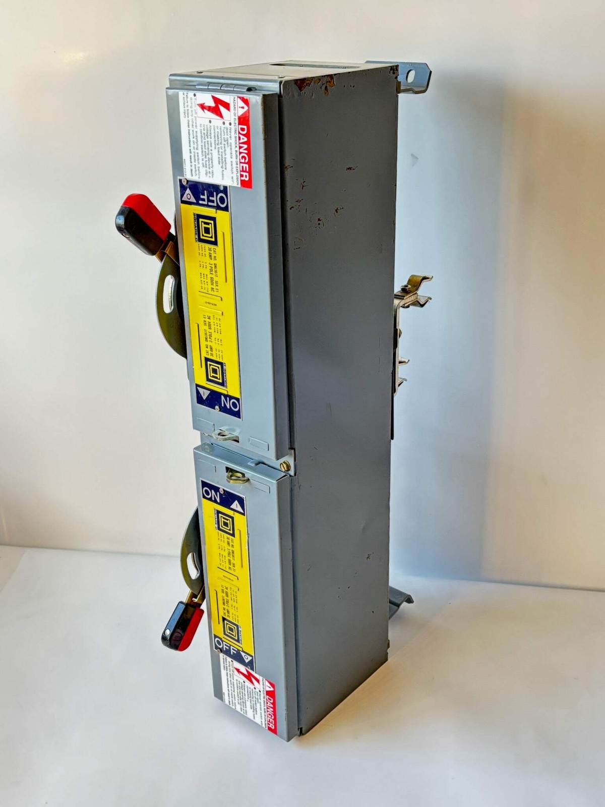 Square D QMJ361T 3-Pole 60A Molded Case Circuit Breaker, 600V