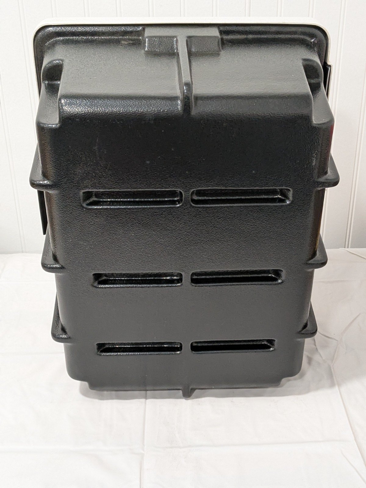 Allegro Plastic Defibrillator Wall Case 14″ Wide x 18″ High x 9-1/2″ Deep 4400-D