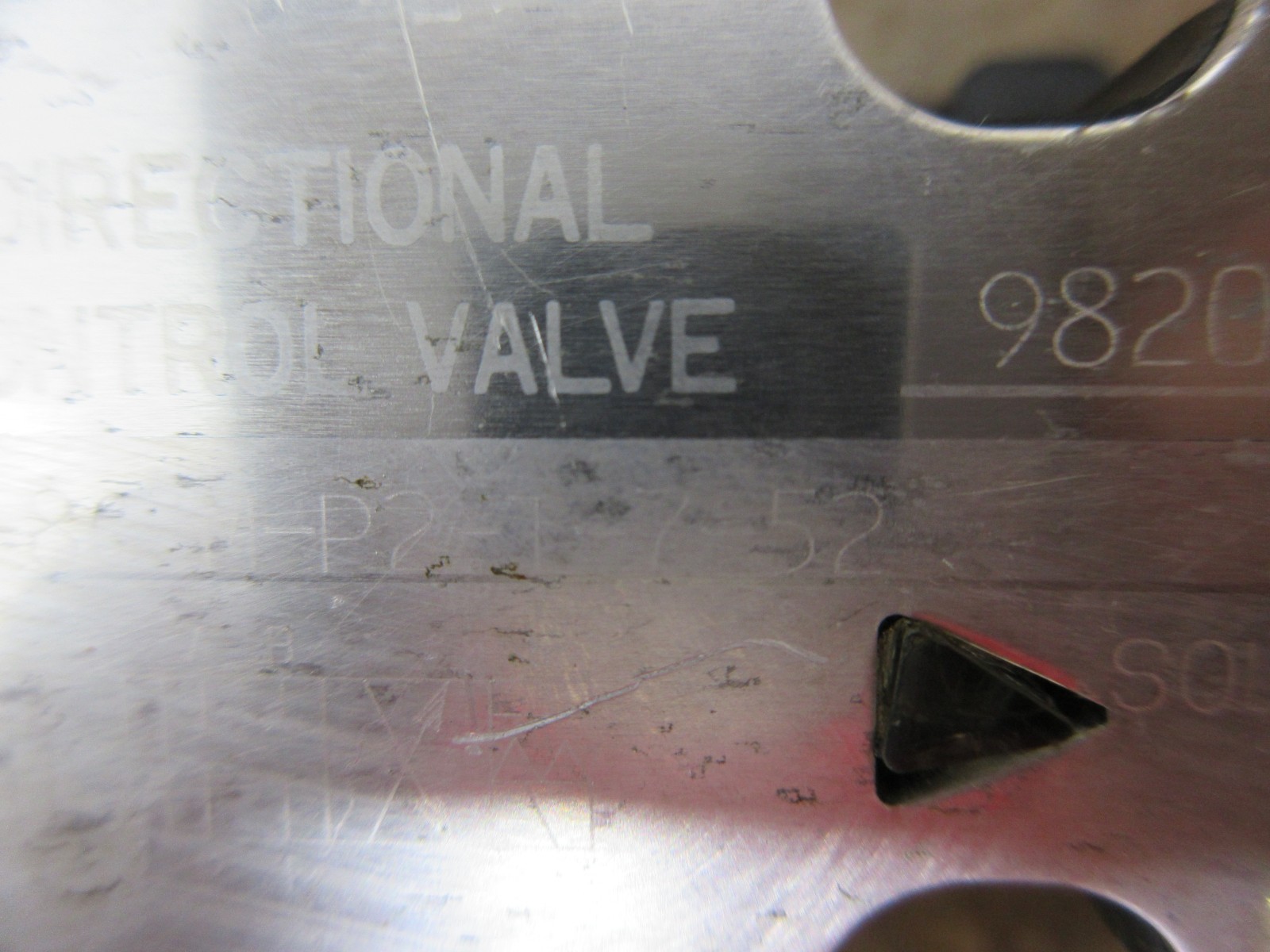 MATSUURA MC-1000VGX CNC MILL DG4V-3-8C-M-P2-T-7-52 TOKYO KEIKI VALVE