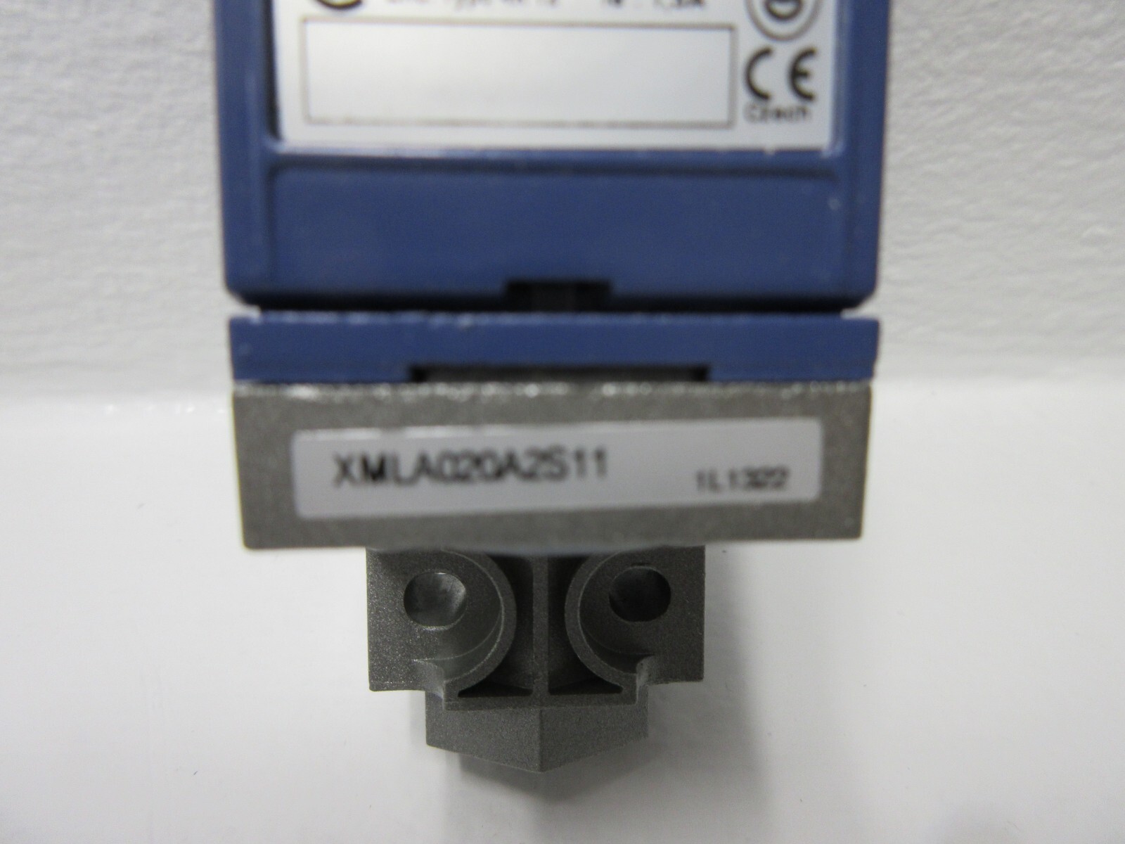 TELEMECANIQUE XMLA020A2S11 NEW PRESSURE SWITCH XMLA020A2S11