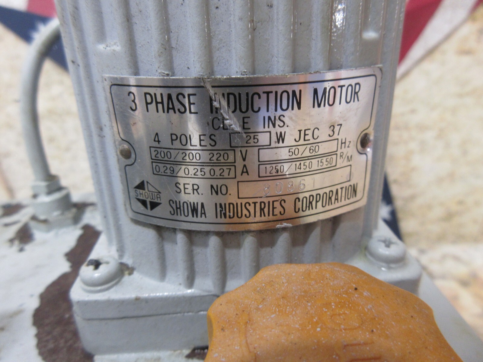 SHOWA LUBRICATOR MLB 015 W 0.15 LUBRICATION TANK PUMP SYSTEM 4 POLES 25W JEC 37