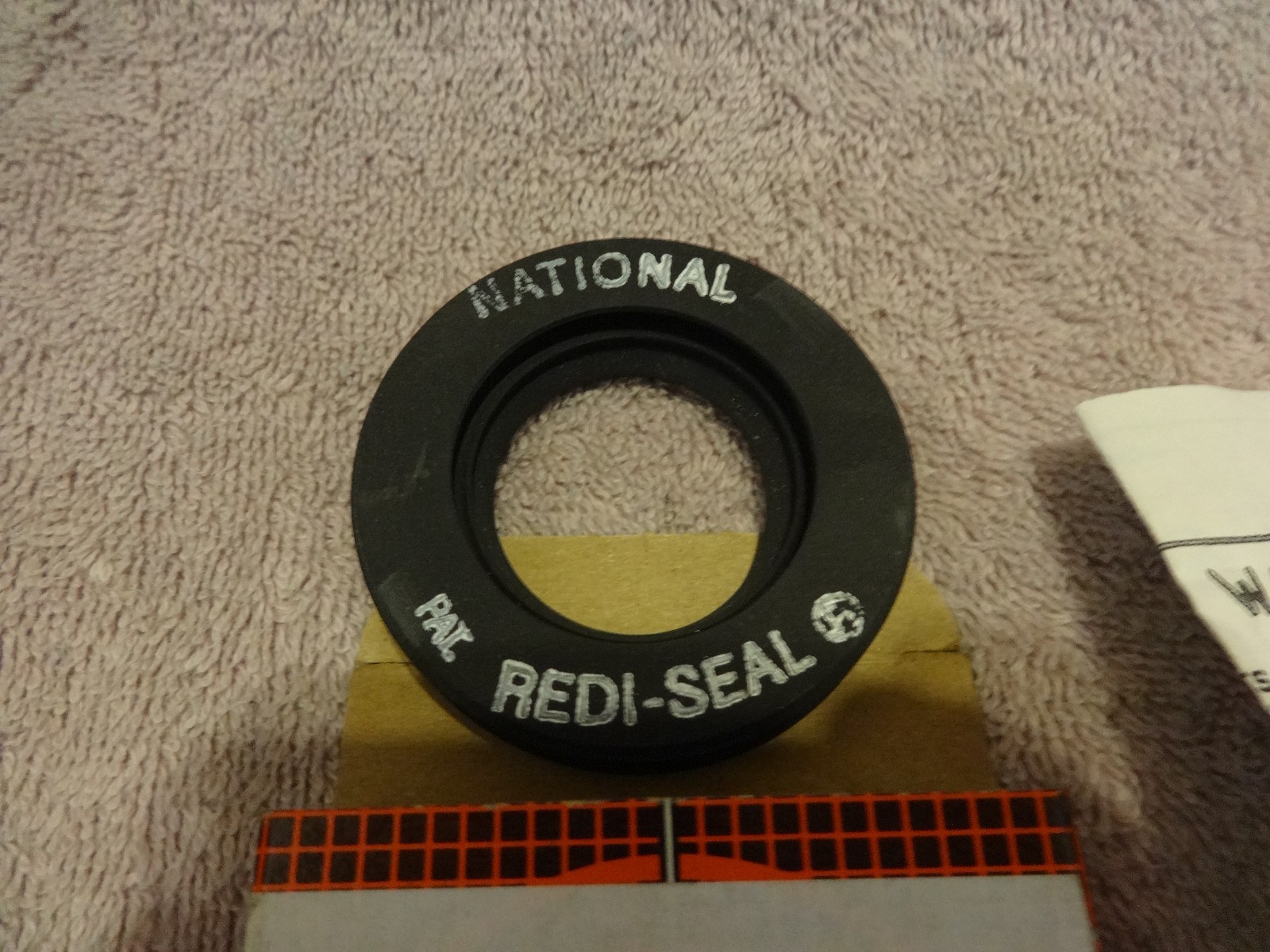 FEDERAL MOGUL NATIONAL REDI-SEAL 1.375 X 2.411 X 0.500 DLO VITON/STANDARD RIBS