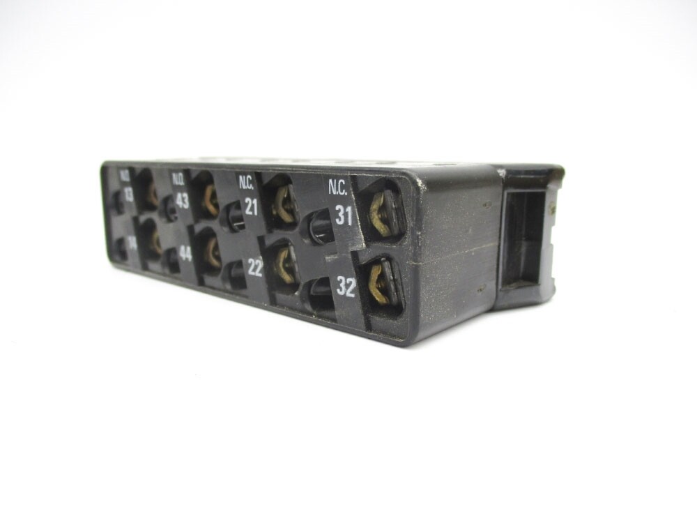 TELEMECANIQUE LA1F221 NSNP