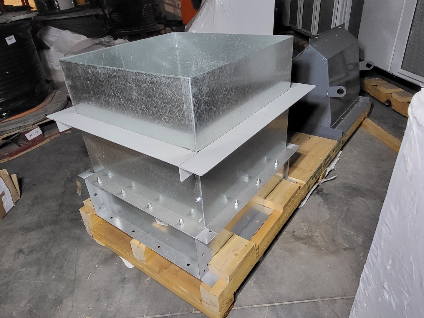 SURPLUS NEW GREENHECK HPR-12024X24 24″ x 24″ Backdraft Damper w/ Exhaust Hood &
