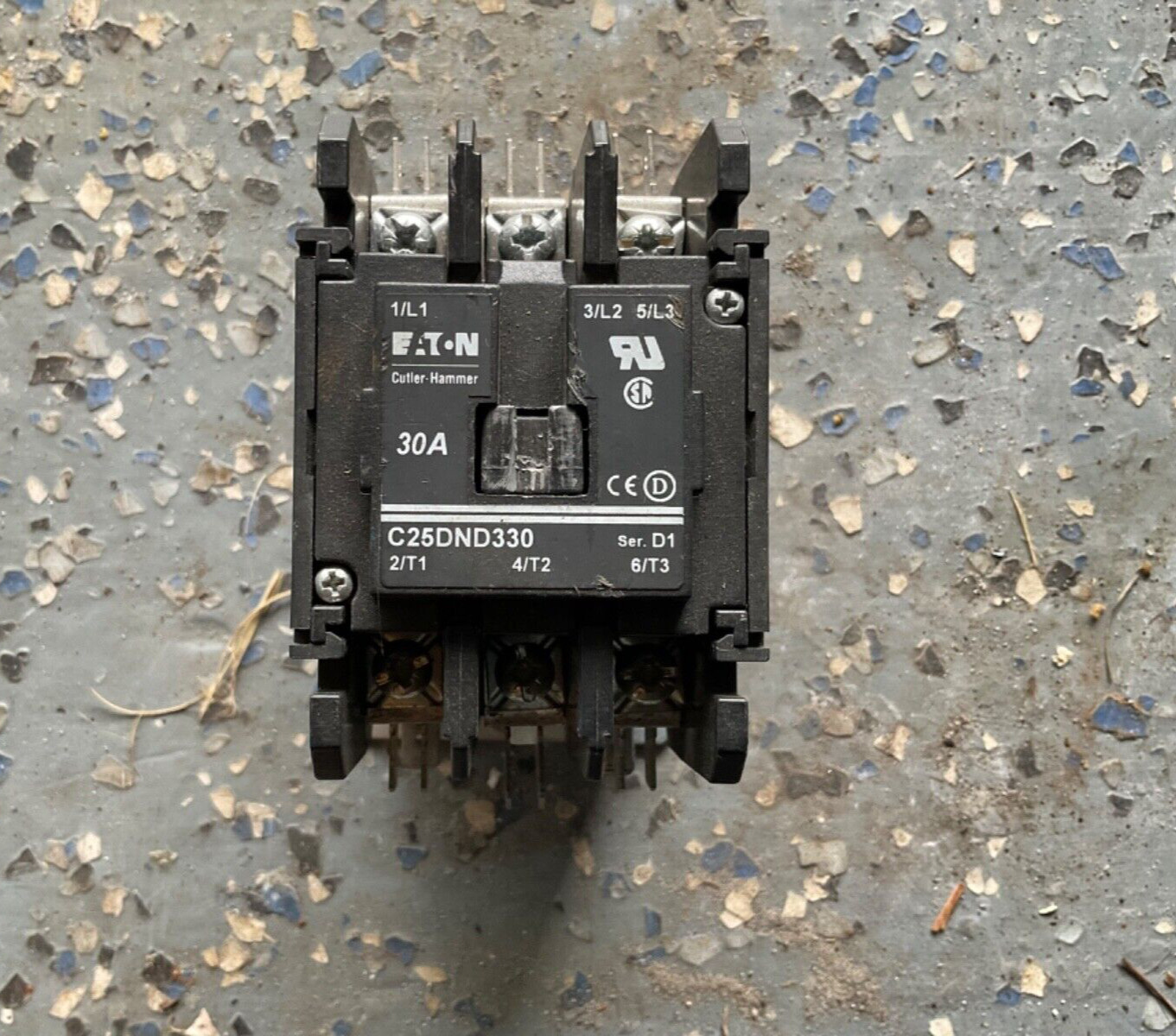 Eaton Cutler Hammer C25DND330 definite purpose Contactor 30A 15hp