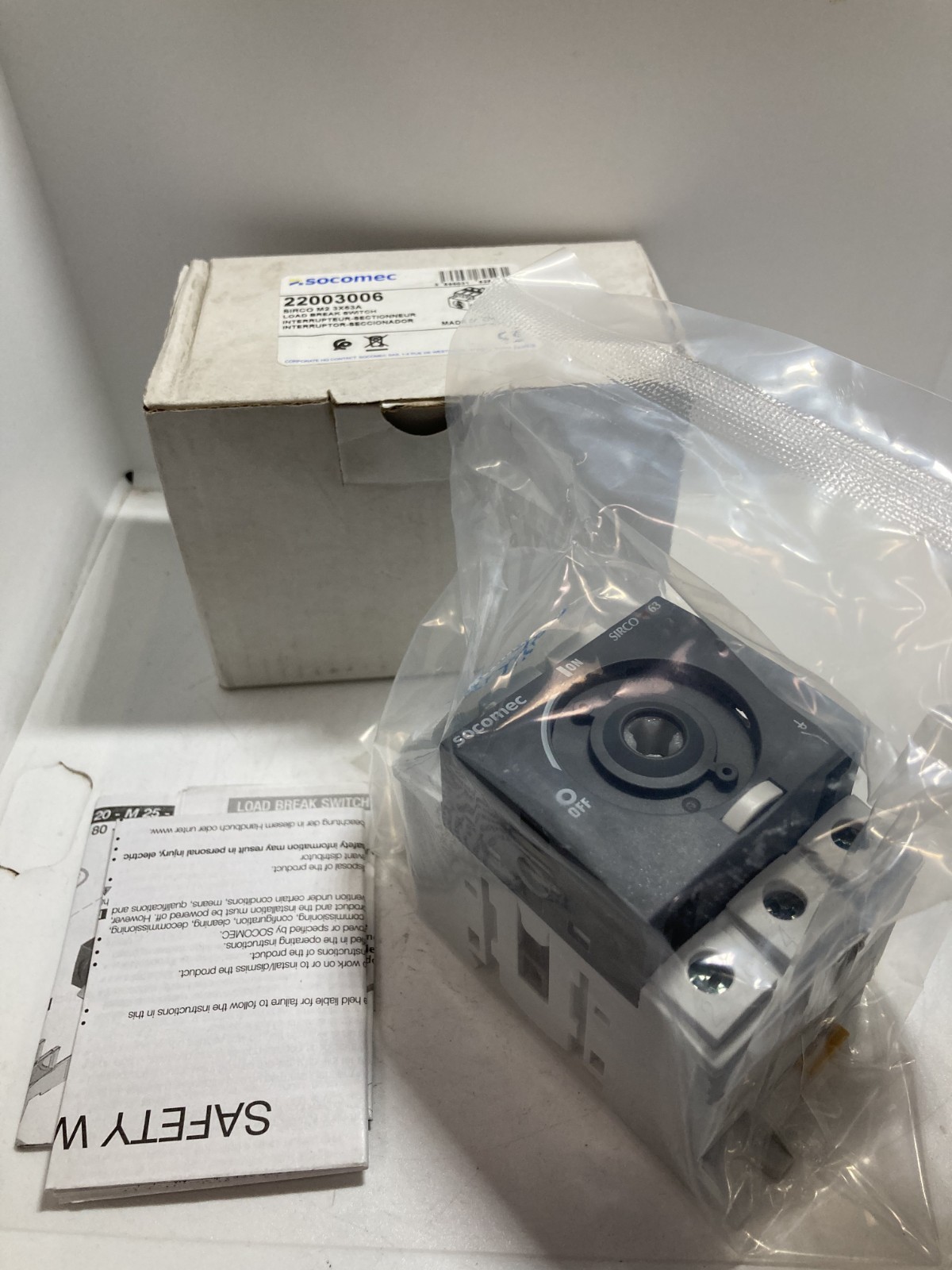 SOCOMEC 22003006 LOAD BREAK SWITCH 63A M2 3 POLE NIB